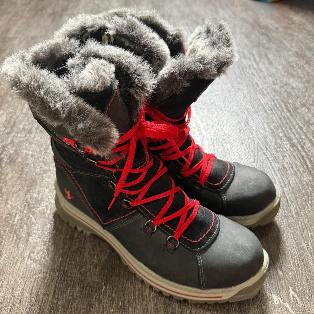 Santana Canada Winter Boots Women 9 Black Red Faux Fur Trim Suede Zipper Mid